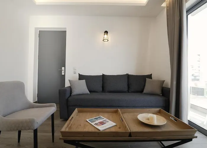 Rhodes City hotels near Rhodes Harbour