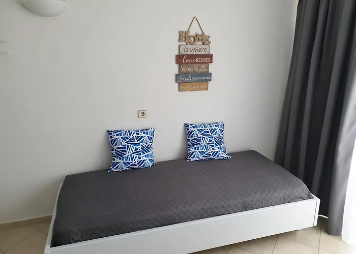 Blue Eyes Apartments Ixia 