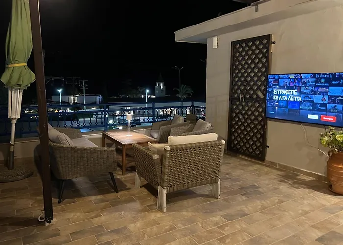 Reginas Apartments Ixia 